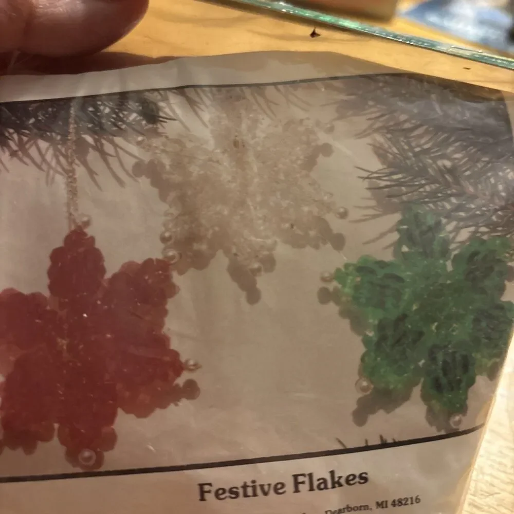 Vintage Merri Mac Festive Flakes Christmas Ornament Kit -Unopened Makes 6